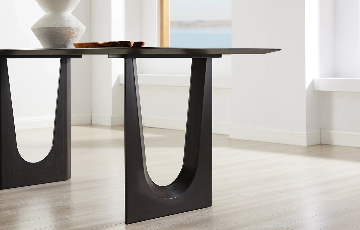 Hanna_Dining-Room_Table_GH0001B_Hanna-Dining-Table-Caviar_Caviar_IMG_07_92c8f1d8-4d15-40e3-8de1-487d8ca6b6c3
